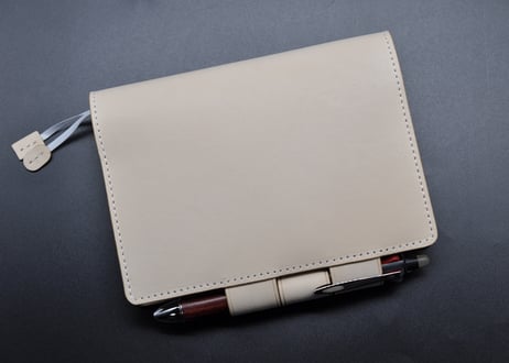 ★送料込み★ほぼ日手帳カバー★オリジナル（文庫本）サイズ、A6★ヌメ革タンロー★