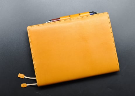 ★送料込み★本革手帳カバー★Ａ５サイズ★ほぼ日手帳カズン、NOLTY A5ウィークリーなど★栃木レザー　ピット本ヌメ(キャメル）★
