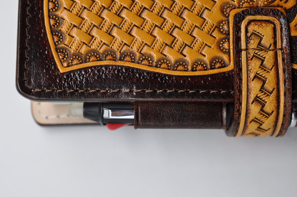 ☆送料無料☆手彫り☆カービングシステム手帳☆バイブルサイズ☆リング