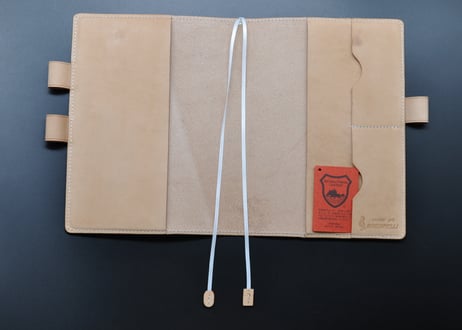 ★送料込み★手帳カバー★A5サイズ★ほぼ日カズン、NOLTY A5ウィークリーなど★栃木レザー　ワイルドヌメ★