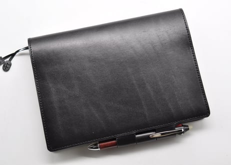 ★送料込み★本革手帳カバー★A5サイズ★ほぼ日手帳カズン、NOLTY A5ウィークリーなど★栃木レザー　ピット本ヌメ（ブラック）★