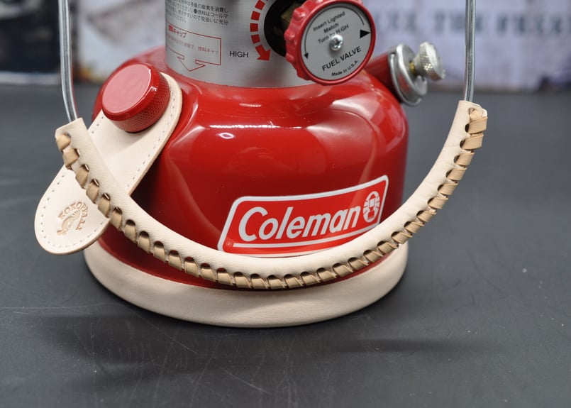 Coleman ランタン 3個セット　① Amazon.co.jp: Coleman Multi-Panel LED Lantern _ 3 panel