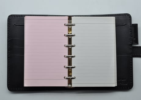 ★送料込み★システム手帳★ミニ６サイズ★リング20ｍｍ★栃木レザー　オイルサドル（ブラック）特A★
