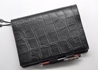 ★送料込み★本革手帳カバー★A5サイズ（ほぼ日手帳カズン、NOLTY A5 ウィークリーなど）★クロコ型押し牛革（ブラック）★