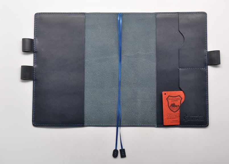 ☆送料込み☆革手帳カバー☆A5サイズ☆ほぼ日手帳カズン、NOLTY A5