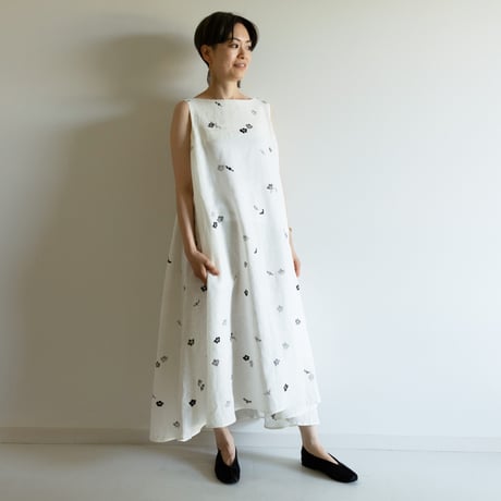 ロングワンピース　墨梅