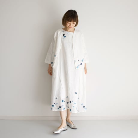 ロングワンピース　白　梅