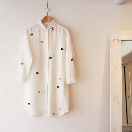 リネン・ロングシャツ白＜椿＞
