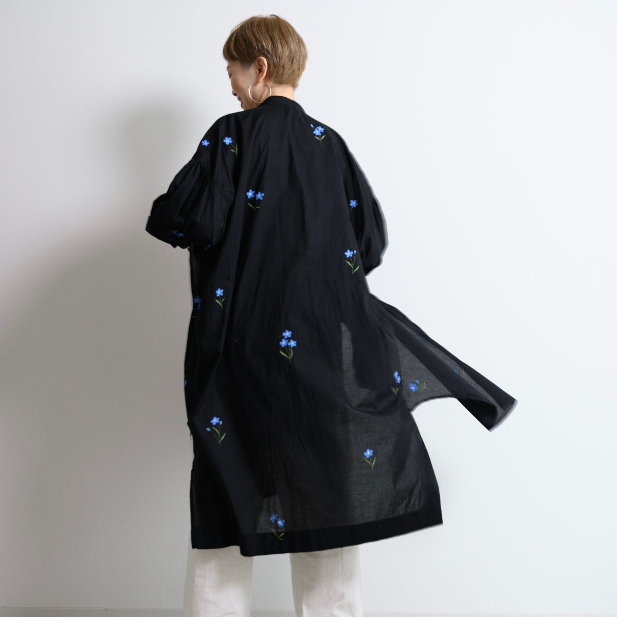 手描きソフトワッシャー・ロングブラウス＜勿忘草＞ | akkaの