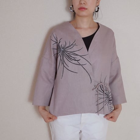 袷のショートジャケットくすみピンク　墨色乱菊
