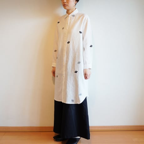 リネン・ロングシャツ白＜椿＞