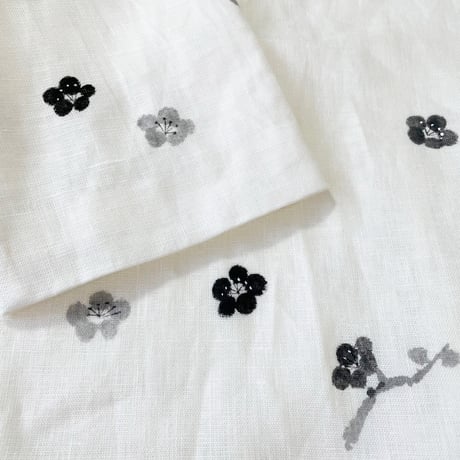 袷のショートジャケット白　墨梅