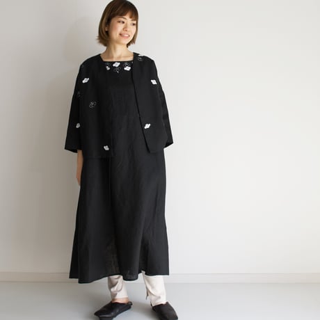 ロングワンピース　黒　椿
