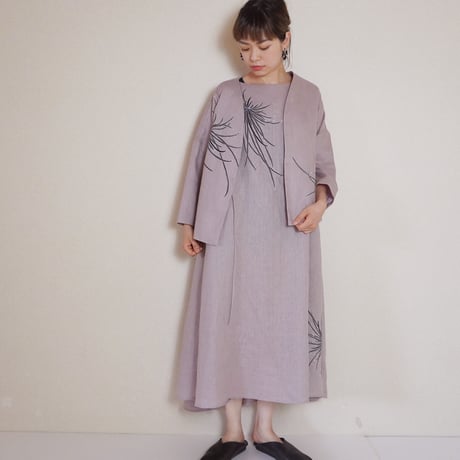 袷のショートジャケットくすみピンク　墨色乱菊