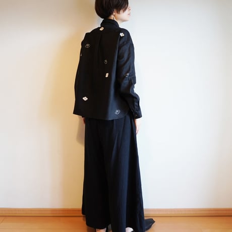 リネンシャツ黒　＜椿＞
