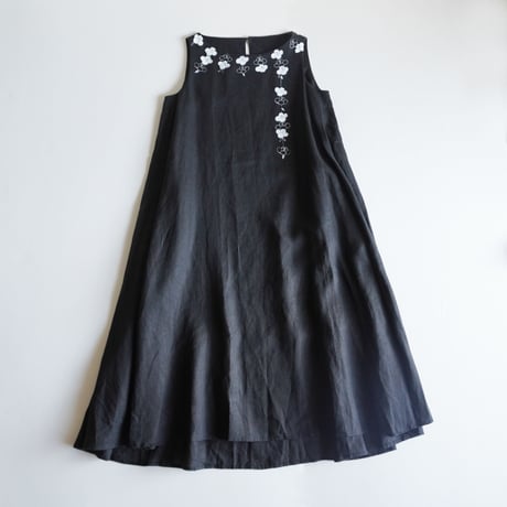 ロングワンピース　黒　椿