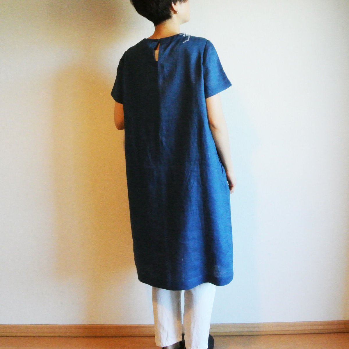 AER 半袖リネンワンピース 青 097023r01.jpg