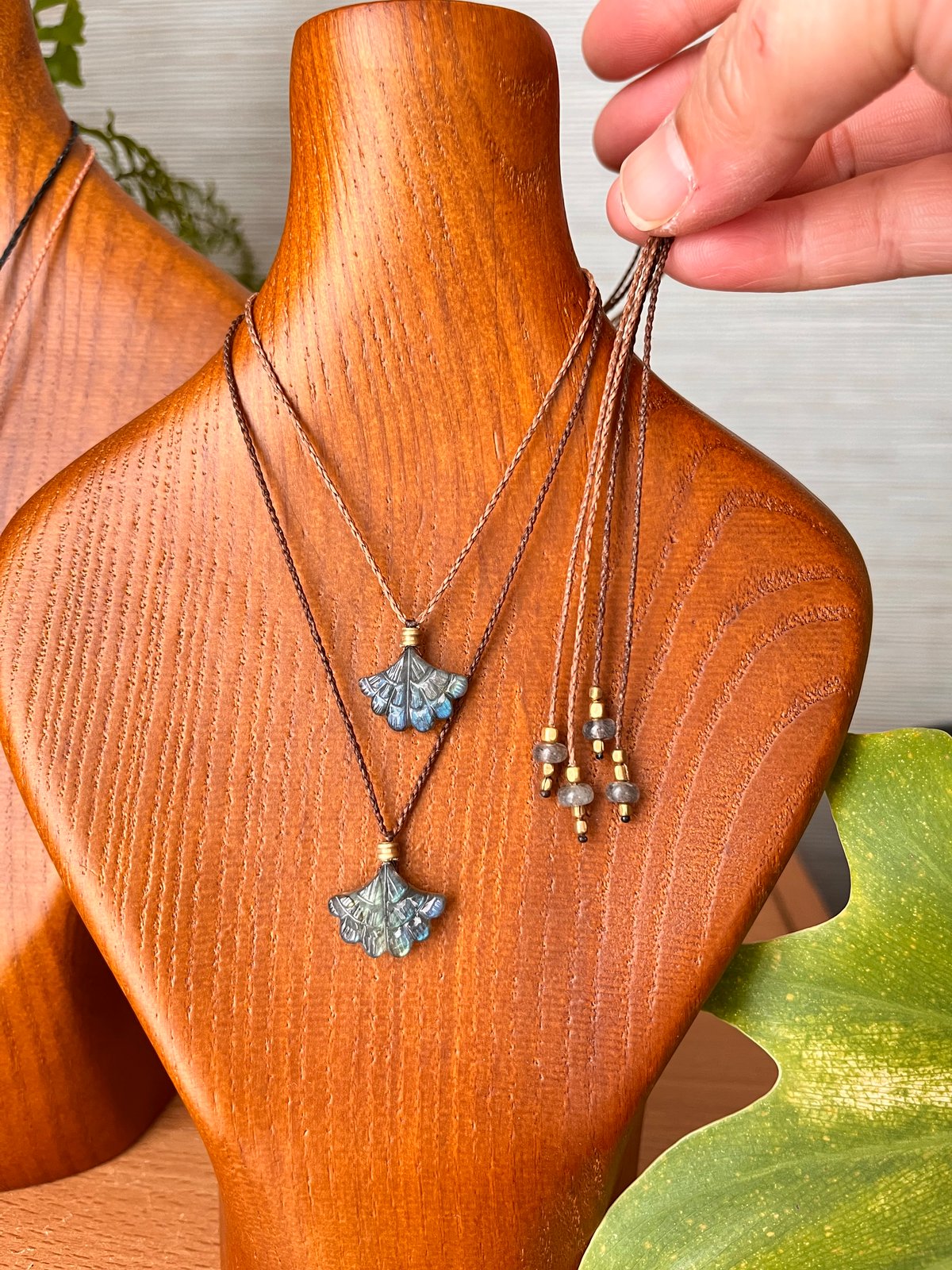 ラブラドライト カービング | RAMA