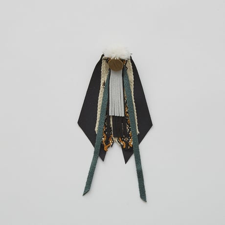【 eLfinFolk 22SS 】Cicada brooch（elf-111A19） “ブローチ”  / black