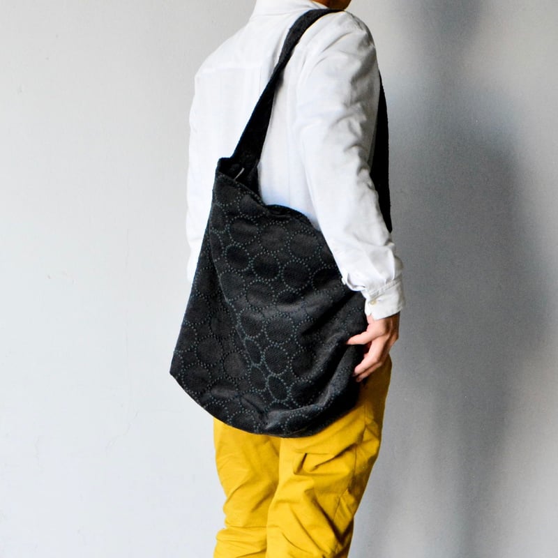 ミナペルホネン ポンピア ショルダーバック ミナペルホネン pomppia ショルダーバッグ ラージサイズ - ミナ