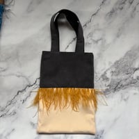 feather mini tote bag (pale pink × gold)