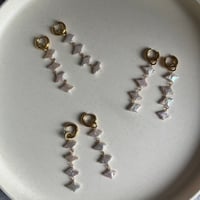 Diamond-shaped freshwater pearl pierce