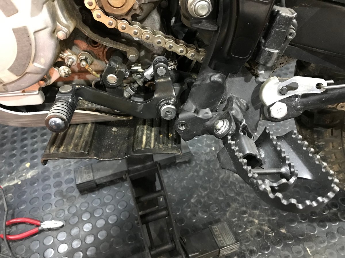 バカデカステップ(セロー250、トリッカー用)・先っちょ・ツアラー向け