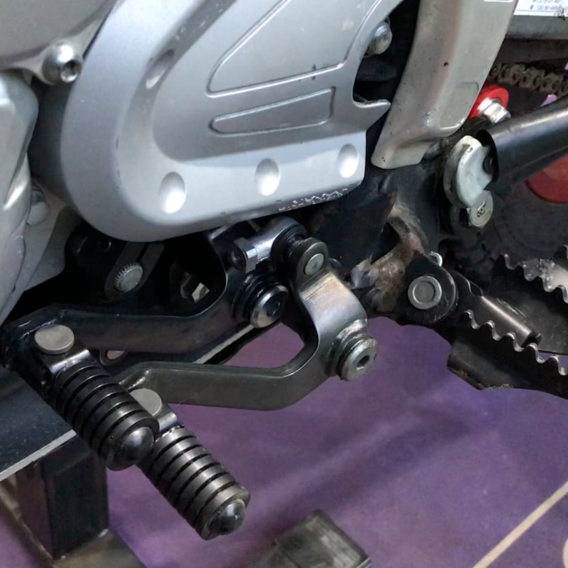 SPシフトペダルブラケット(セロー250・トリッカー・XT250X 用