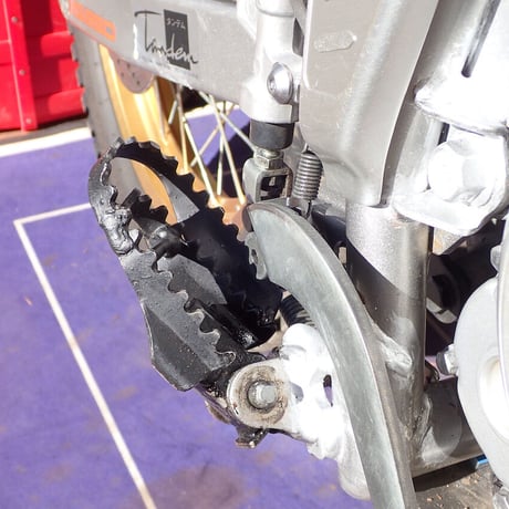 バカデカステップ(セロー250、トリッカー用)・先っちょ・ツアラー向け 30mmダウンブレーキアーム