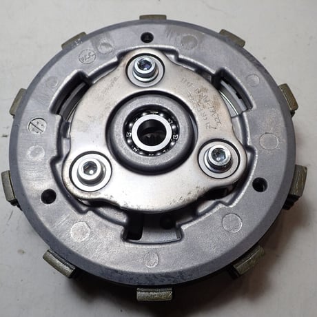 クラッチスプリングリテーナーCRF250L(21~)CB250R(22~)CBR600RR(21~)BetaRR125 4T(21~)CBR250RR(20~)等