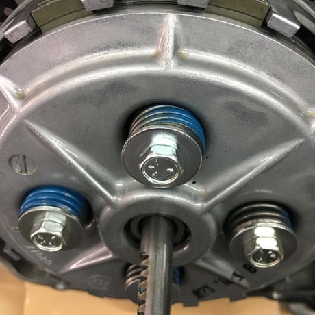 YAMAHA YZF-R25/R3. MT-25/03用クラッチスプリングリテーナー