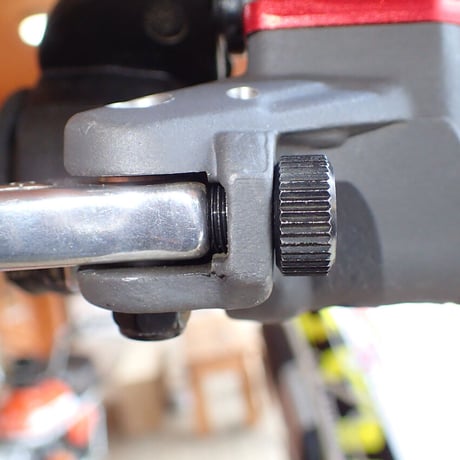 ブレーキテック(BRAKTEC).AJP.マスター用　ブレーキレバー遊び調整アジャスター(マスターに付ける)