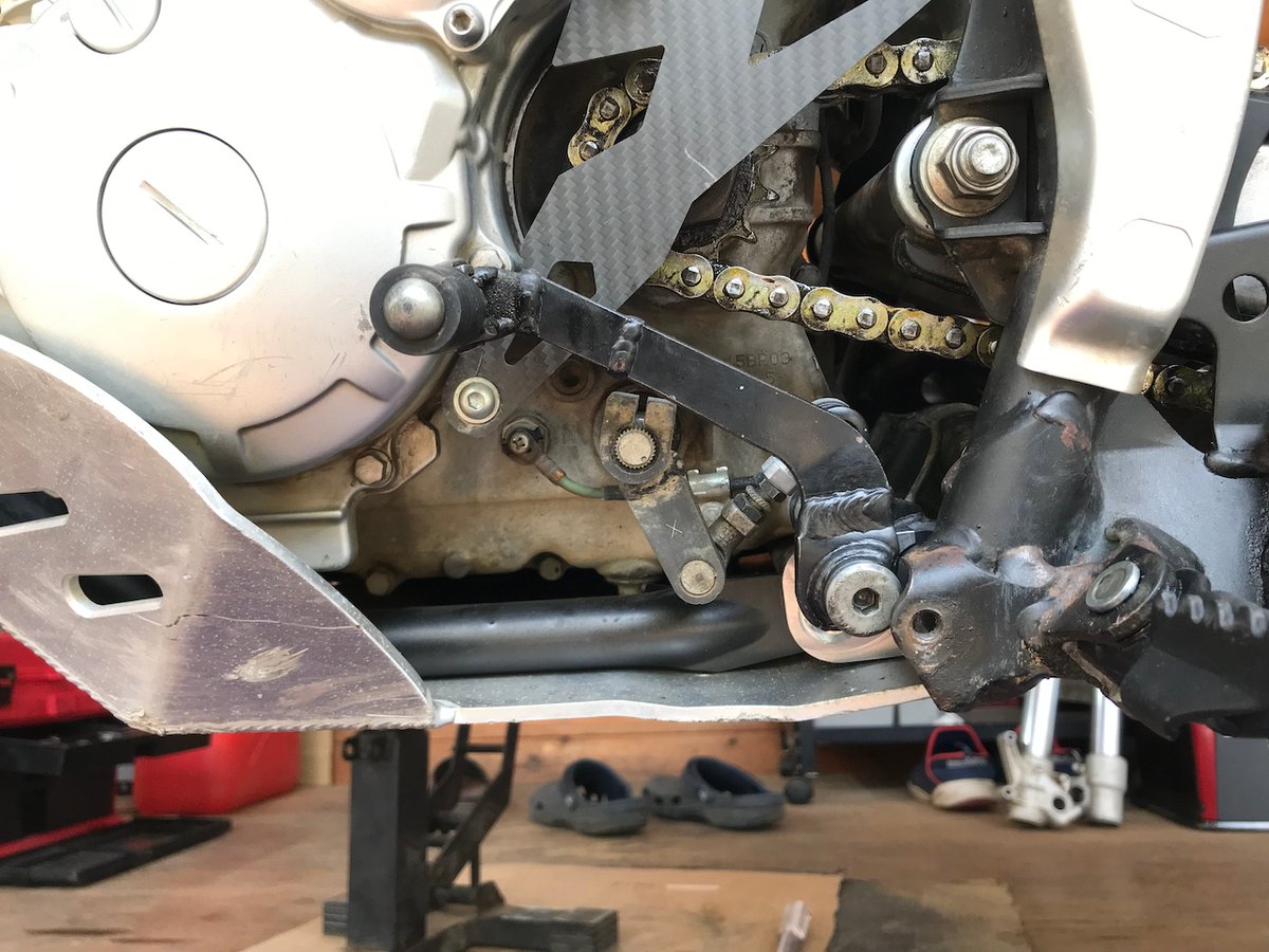 SPシフトペダルブラケット(セロー250・トリッカー・XT250X 用