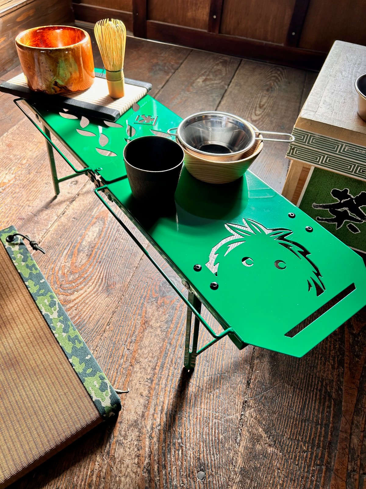 THE HALF FOLDMINITABLE大島園 × NATURE TONES THE HALF FOLD MINI TABLE】 スプラッターグリーン 大島園