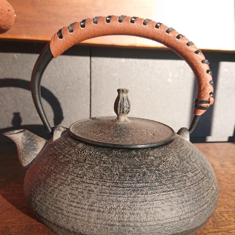 A*3様 鉄製 丸型 鉄瓶 持ち手付き A*3様 鉄製 丸型 鉄瓶 持ち手付き A*3様 鉄製 丸