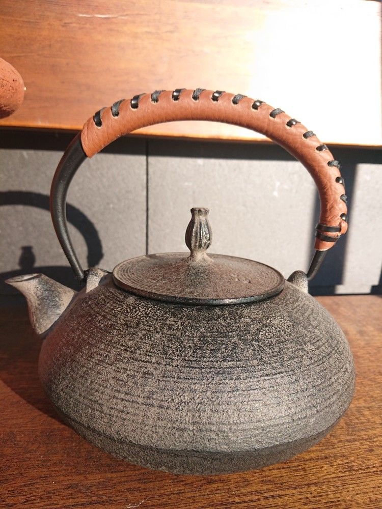 南部鉄器】鉄瓶 レザー持ち手 やかん | アウトドアモンスターTEABOY