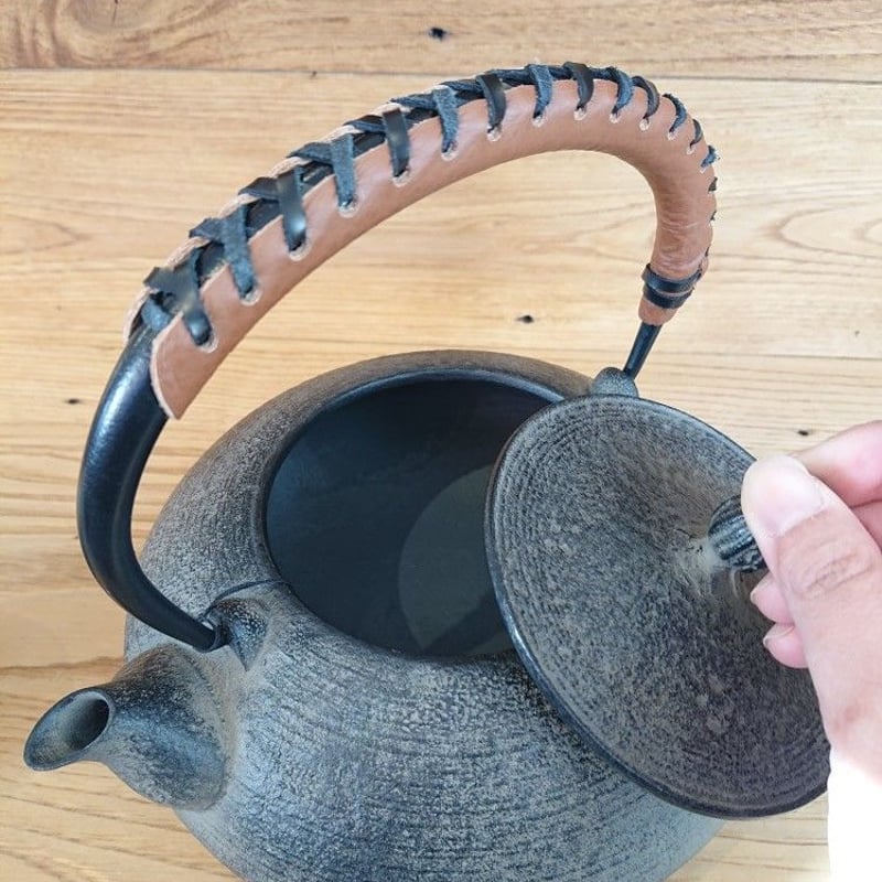 南部鉄器】鉄瓶 レザー持ち手 やかん | アウトドアモンスターTEABOY