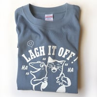 笑い飛ばせ！猫とカエルの笑顔Tシャツ（ヘイジーブルー）男女兼用