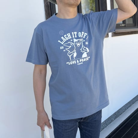 笑い飛ばせ！猫とカエルの笑顔Tシャツ（ヘイジーブルー）男女兼用