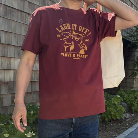 笑い飛ばせ！猫とカエルの笑顔Tシャツ（ボルドー）男女兼用