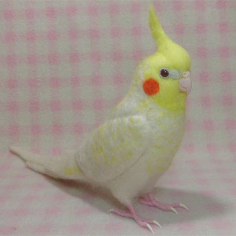 受注作成品】 オカメインコ ルチノーパール（濃赤目）羊毛フィギュア
