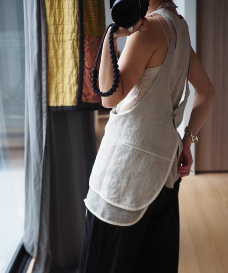 washed linen vest -sand-