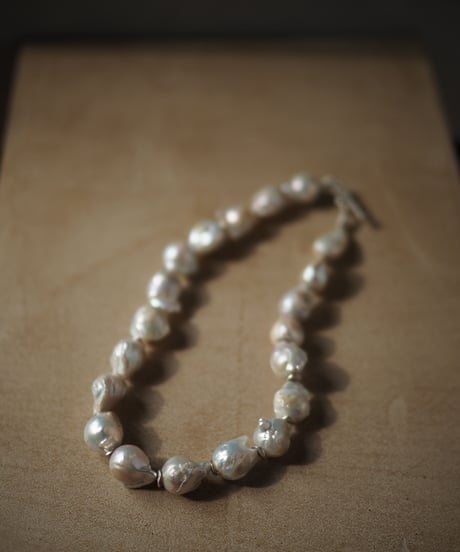 baroque pearl necklace