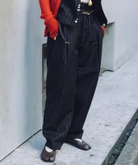 wool  tuck curve pants