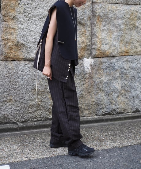 wool  tuck curve pants