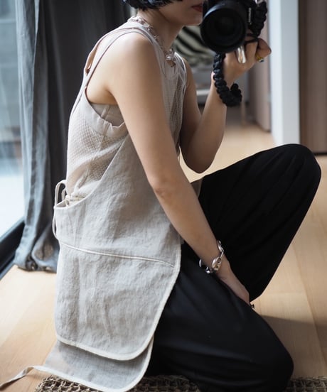 washed linen vest -sand-