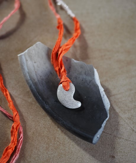 paisley necklace -orange/hokutoseki