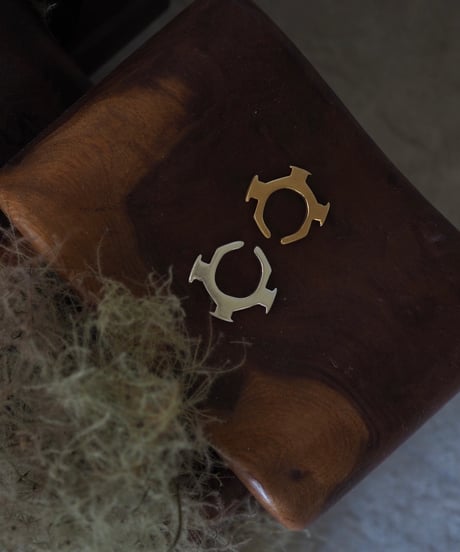 TOU earcuff -brass-