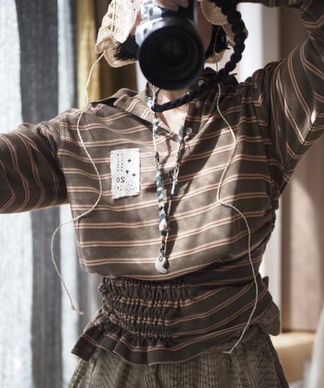 revive rugger shirring shirt -mocha-