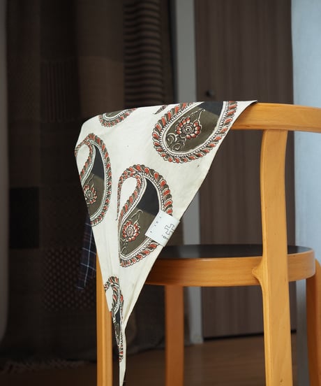 triangle cloth -beige,black-